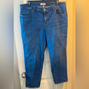 Abercrombie & Fitch Curve Love The Straight Mid Rise 34